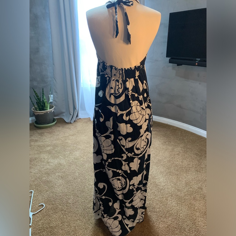 Black and White Floral Halter Maxi Dress - Picture 2 of 3
